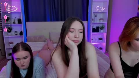 Snapshot of aataraxx chatting on 12.23.24 Fiona and Harry online show from 12.23.24