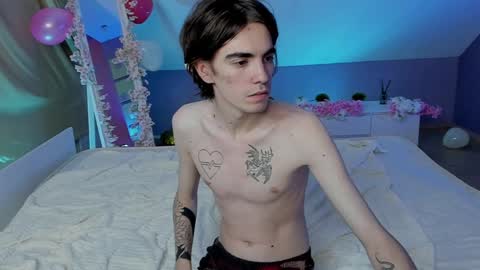 Snapshot of aataraxx chatting on 12.25.24 Fiona and Harry online show from 12.25.24