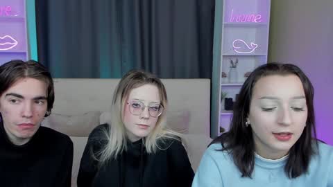 Snapshot of aataraxx chatting on 12.28.24 Fiona and Harry online show from 12.28.24