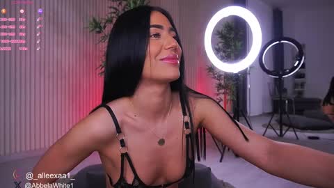 Snapshot of abbela_white chatting on 01.08.25 Alexa online show from 01.08.25