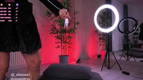 Snapshot of abbela_white chatting on 01.08.25 Alexa online show from 01.08.25