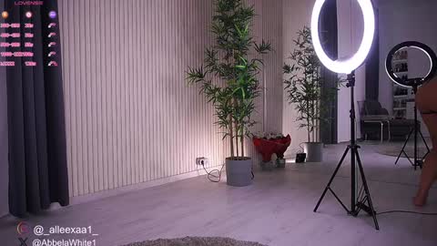 Snapshot of abbela_white chatting on 01.17.25 Alexa online show from 01.17.25