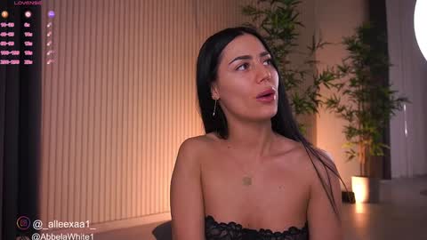 Snapshot of abbela_white chatting on 01.28.25 Alexa online show from 01.28.25