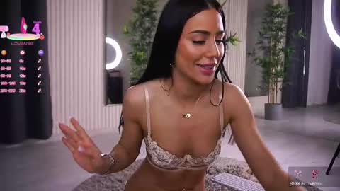 Snapshot of abbela_white chatting on 03.07.25 Alexa online show from 03.07.25