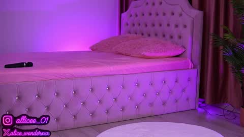 Snapshot of abbela_white chatting on 09.12.25 Alexa online show from 09.12.25