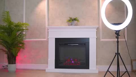 Snapshot of abbela_white chatting on 09.22.25 Alexa online show from 09.22.25