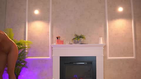 Snapshot of abbela_white chatting on 10.08.25 Alexa online show from 10.08.25