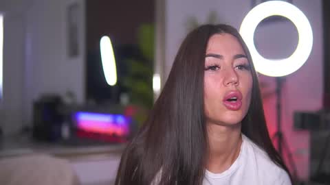 Snapshot of abbela_white chatting on 05.12.26 Alexa online show from 05.12.26