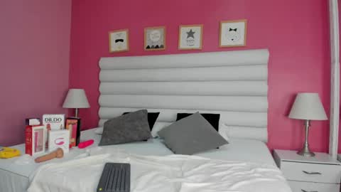 abbey_walker online show from 09.09.25