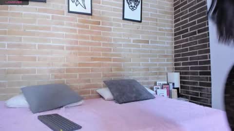 abbey_walker online show from 11.03.25