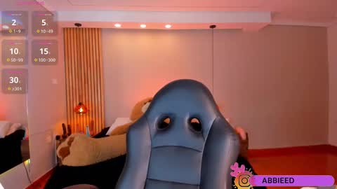 Snapshot of abbieedmond chatting on 02.19.25 Abbie Edmond online show from 02.19.25