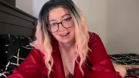 Abbi Willow online show from 07.06.26