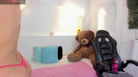 Snapshot of abby_mae_ chatting on 05.12.26 Abby online show from 05.12.26