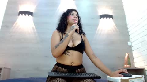 Snapshot of abby_sweet_x chatting on 10.13.25 Abby sweet x online show from 10.13.25