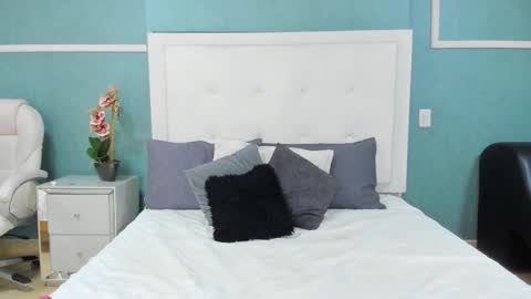 Abby Dixon  online show from 03.25.26