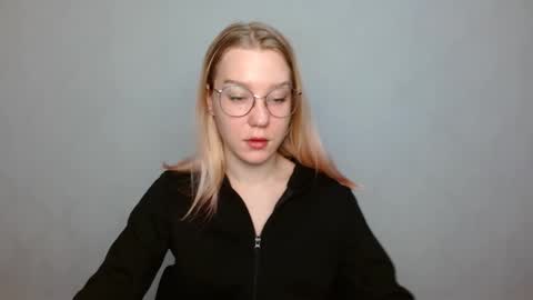 Snapshot of abbymoore__ chatting on 01.25.25 Abby Lovense is active online show from 01.25.25