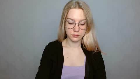 Snapshot of abbymoore__ chatting on 01.26.25 Abby Lovense is active online show from 01.26.25