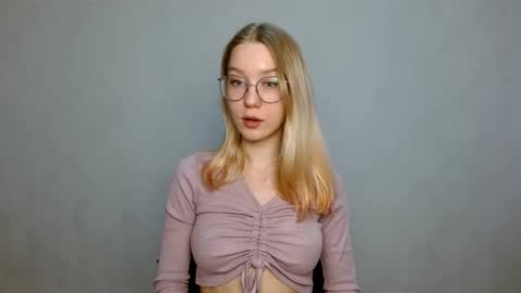 Snapshot of abbymoore__ chatting on 02.21.25 Abby Lovense is active online show from 02.21.25