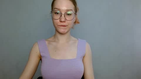Snapshot of abbymoore__ chatting on 03.07.25 Abby Lovense is active online show from 03.07.25