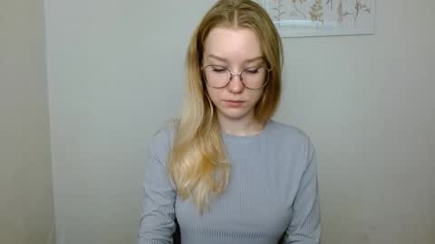 Snapshot of abbymoore__ chatting on 09.25.25 Abby Lovense is active online show from 09.25.25