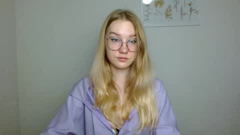 Snapshot of abbymoore__ chatting on 11.04.25 Abby Lovense is active online show from 11.04.25