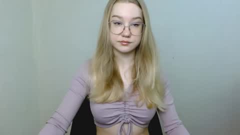 Snapshot of abbymoore__ chatting on 04.19.26 Abby Lovense is active online show from 04.19.26