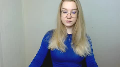 Snapshot of abbymoore__ chatting on 04.20.26 Abby Lovense is active online show from 04.20.26