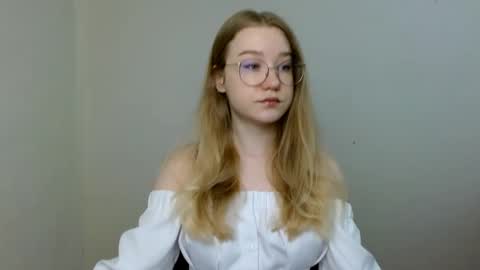 Snapshot of abbymoore__ chatting on 04.23.26 Abby Lovense is active online show from 04.23.26