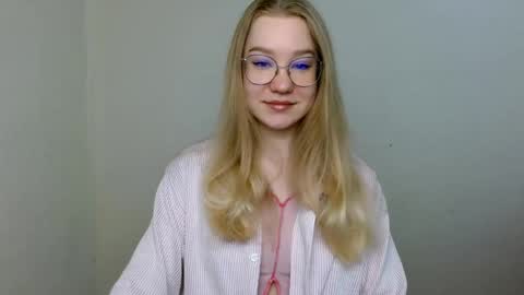 Snapshot of abbymoore__ chatting on 04.28.26 Abby Lovense is active online show from 04.28.26