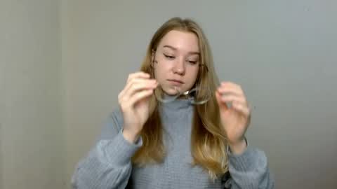 Snapshot of abbymoore__ chatting on 06.01.26 Abby Lovense is active online show from 06.01.26