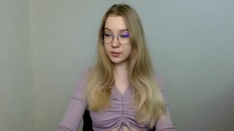 Snapshot of abbymoore__ chatting on 06.02.26 Abby Lovense is active online show from 06.02.26