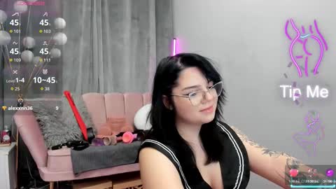 Abby Pearl online show from 12.19.25