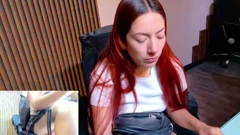 Snapshot of abbystones chatting on 06.10.26 Abby Stones online show from 06.10.26