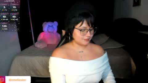 Snapshot of abbyxlee chatting on 02.24.25     online show from 02.24.25