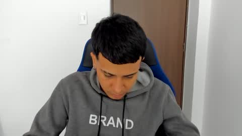 Independence model AbelAsburgo online show from 01.05.25