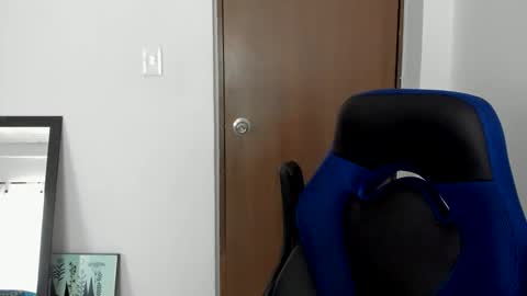 Independence model AbelAsburgo online show from 01.10.25