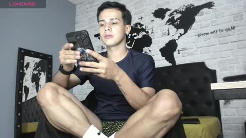 Independence model AbelAsburgo online show from 01.30.25