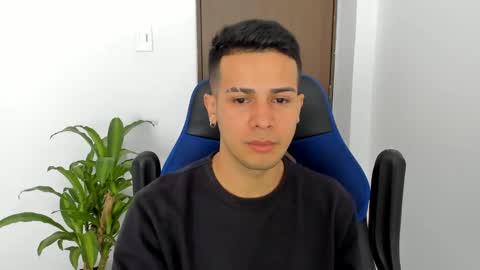 Independence model AbelAsburgo online show from 03.09.25