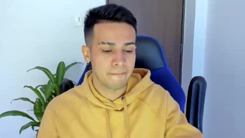 Independence model AbelAsburgo online show from 03.10.25