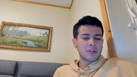 Independence model AbelAsburgo online show from 09.11.25