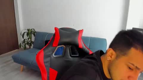 Independence model AbelAsburgo online show from 03.08.26