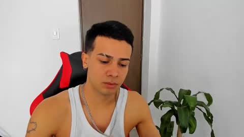 Independence model AbelAsburgo online show from 04.04.26