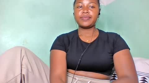 Snapshot of abella677022 chatting on 07.15.26 abella677022 online show from 07.15.26