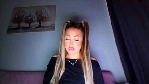 abella_soleill online show from 02.02.26