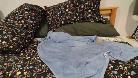 Naked Gentleman online show from 12.21.25