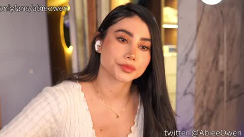 abie_owen online show from 09.23.25