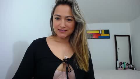 Snapshot of abie_spicy_ chatting on 01.24.25 ximena online show from 01.24.25