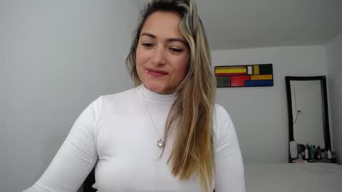 Snapshot of abie_spicy_ chatting on 01.27.25 ximena online show from 01.27.25