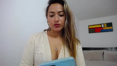 Snapshot of abie_spicy_ chatting on 02.12.25 ximena online show from 02.12.25