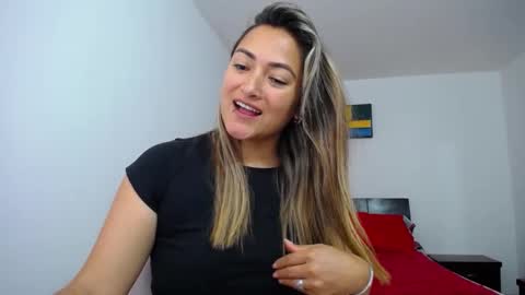 Snapshot of abie_spicy_ chatting on 02.19.25 ximena online show from 02.19.25